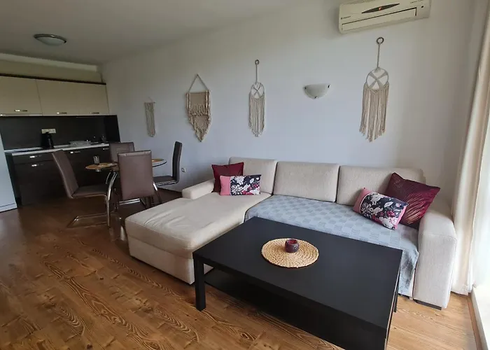 Atia Resot Chernomorets